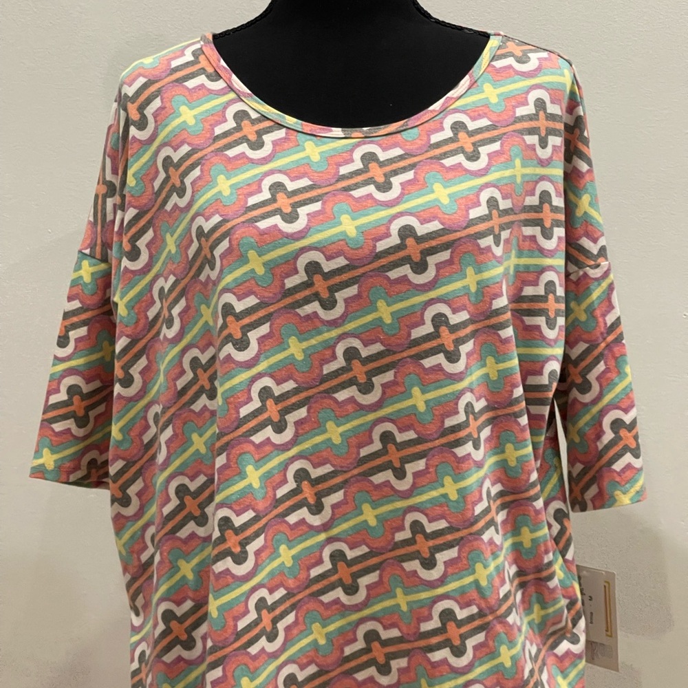 New LuLaRoe M Irma Patterned High Low‎ Tunic with Stretch - Picture 8 of 9